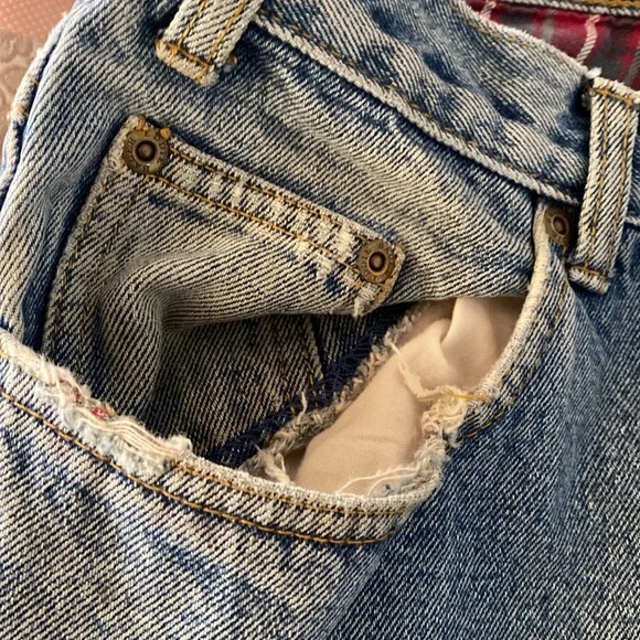 Eddie Bauer Fleece Lined Faded Classic Blue Denim Jeans with Minimal Distress30 - Picture 5 of 11